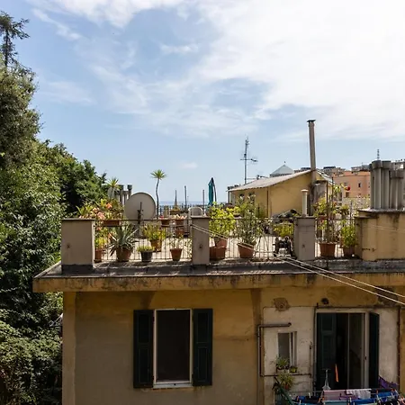 Zona Porto V.venezia 21 * Genoa